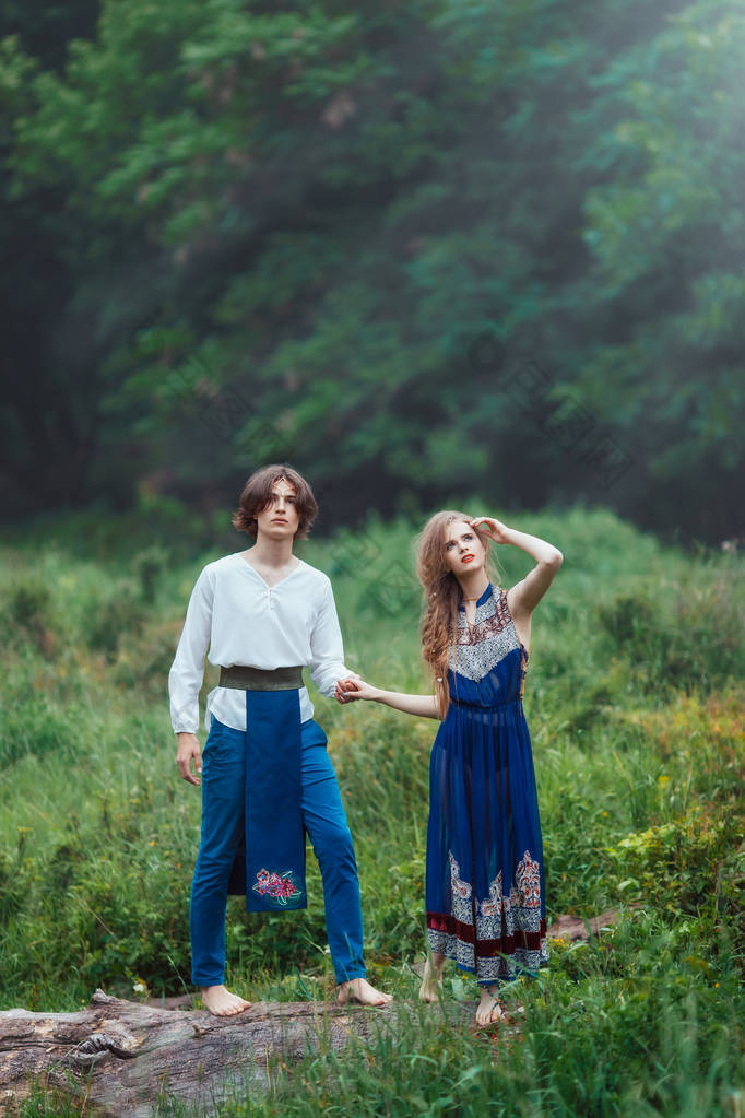 精灵夫妇画报_我们结婚了精灵夫妇_精灵夫妇写真