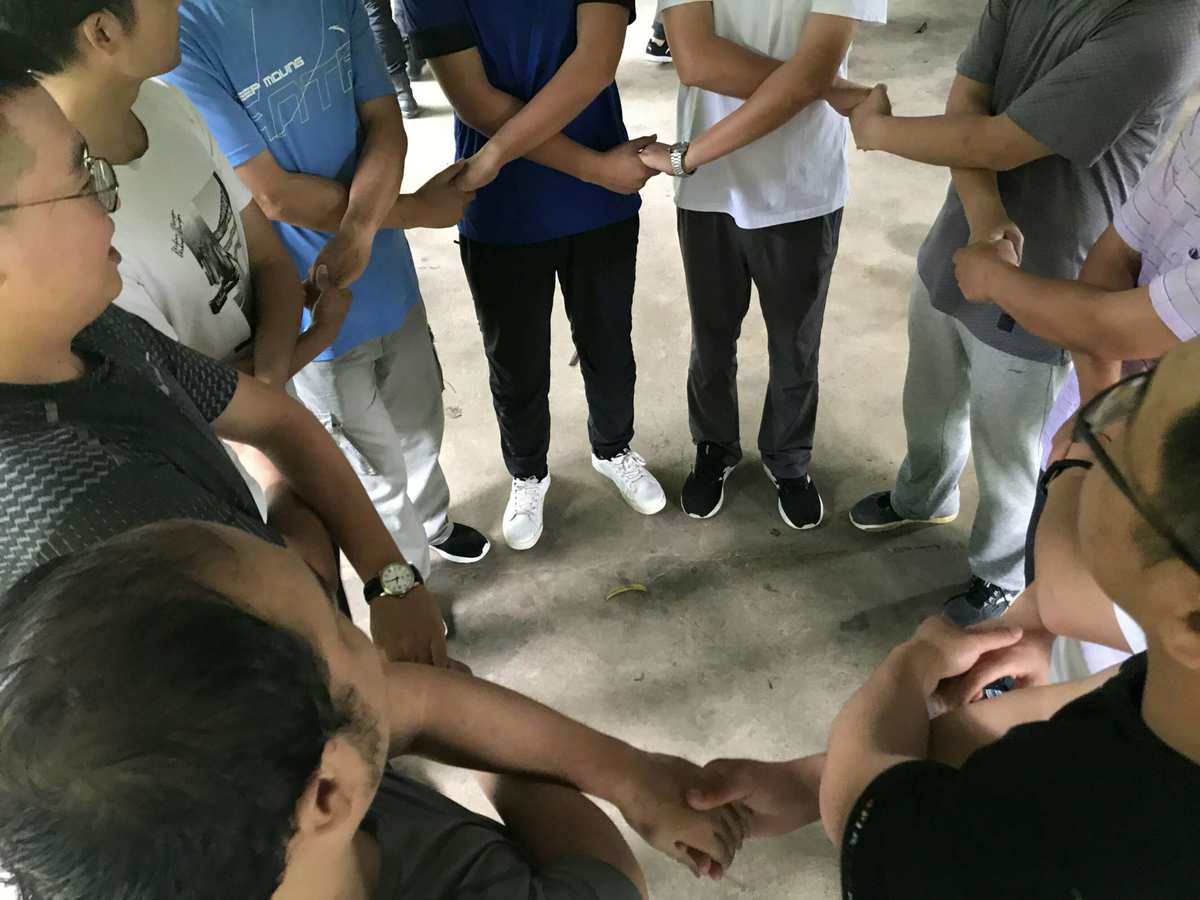 集体游戏大全和游戏规则_集体游戏室外_集体游戏